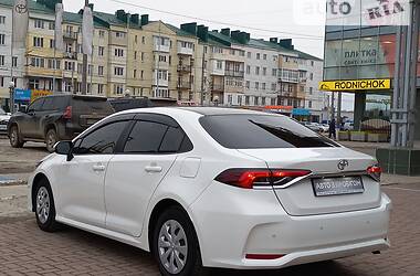 Седан Toyota Corolla 2020 в Черновцах