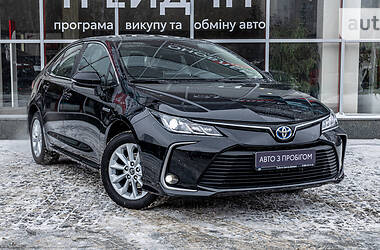 Седан Toyota Corolla 2019 в Днепре