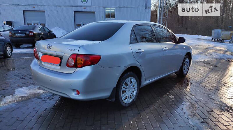 Седан Toyota Corolla 2008 в Виннице