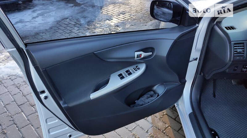 Седан Toyota Corolla 2008 в Виннице