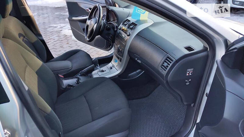 Седан Toyota Corolla 2008 в Виннице