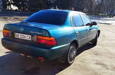 Седан Toyota Corolla 1995 в Днепре