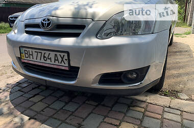 Хэтчбек Toyota Corolla 2005 в 