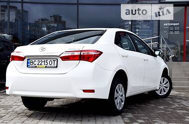 Седан Toyota Corolla 2017 в Киеве