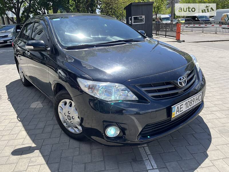 Седан Toyota Corolla 2012 в Днепре