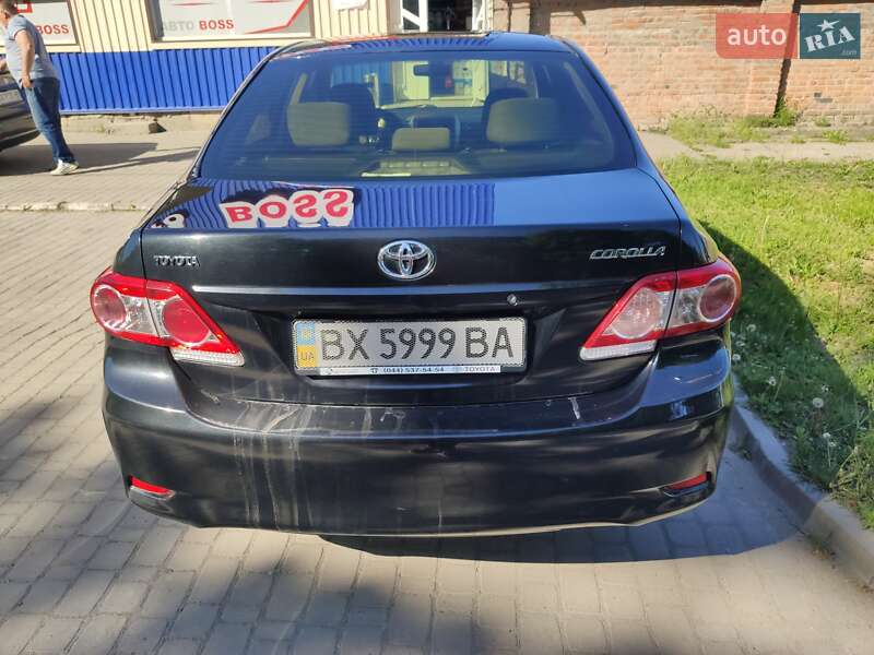 Седан Toyota Corolla 2013 в Кам'янець-Подільському