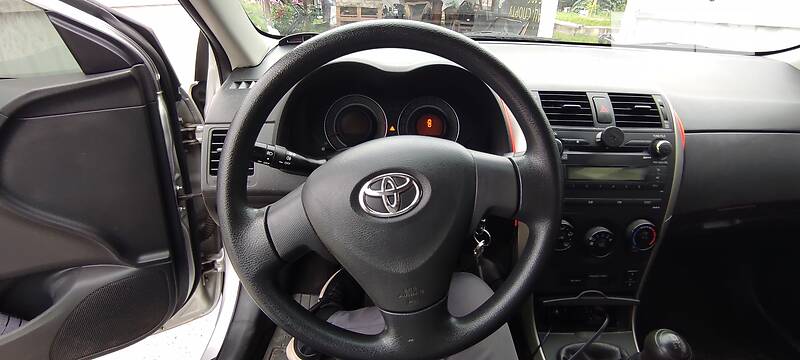 Седан Toyota Corolla 2008 в Киеве