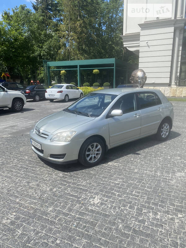 Хэтчбек Toyota Corolla 2006 в Львове