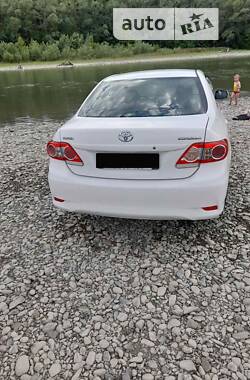 Седан Toyota Corolla 2011 в Черновцах