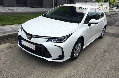 Седан Toyota Corolla 2020 в Киеве