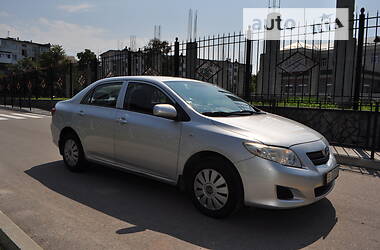 Седан Toyota Corolla 2009 в Кременчуге