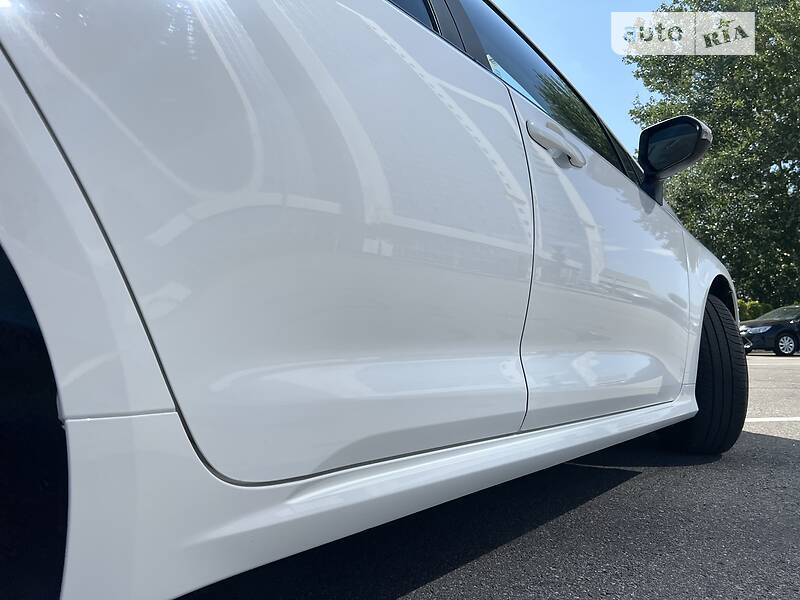 Седан Toyota Corolla 2020 в Киеве