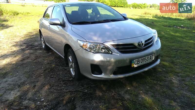 Седан Toyota Corolla 2010 в Чернигове