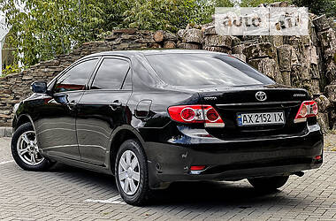 Седан Toyota Corolla 2011 в 