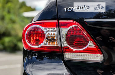 Седан Toyota Corolla 2011 в 
