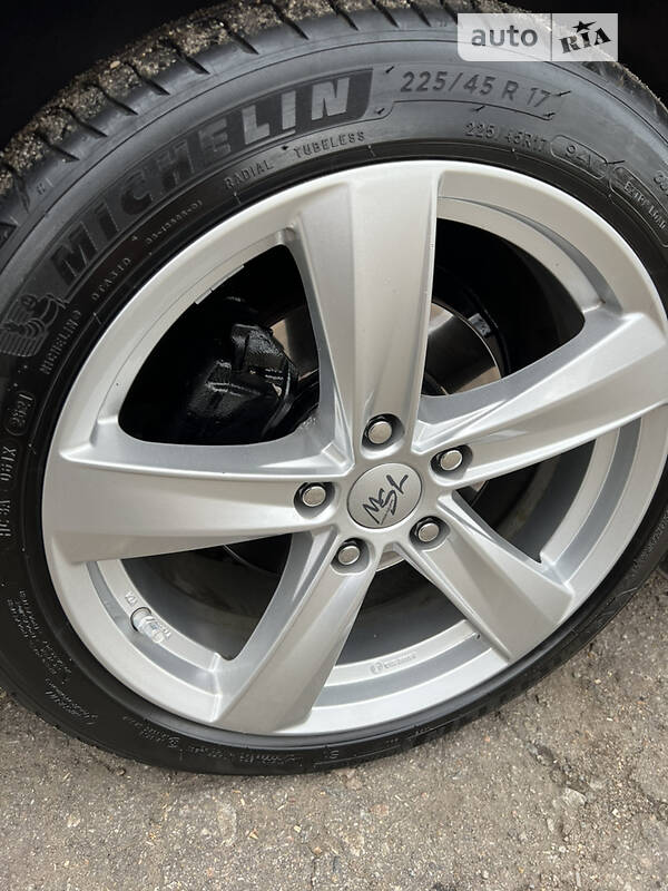 Седан Toyota Corolla 2018 в Лозовій