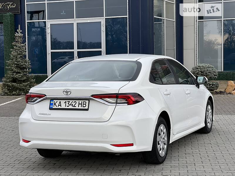 Седан Toyota Corolla 2019 в Киеве
