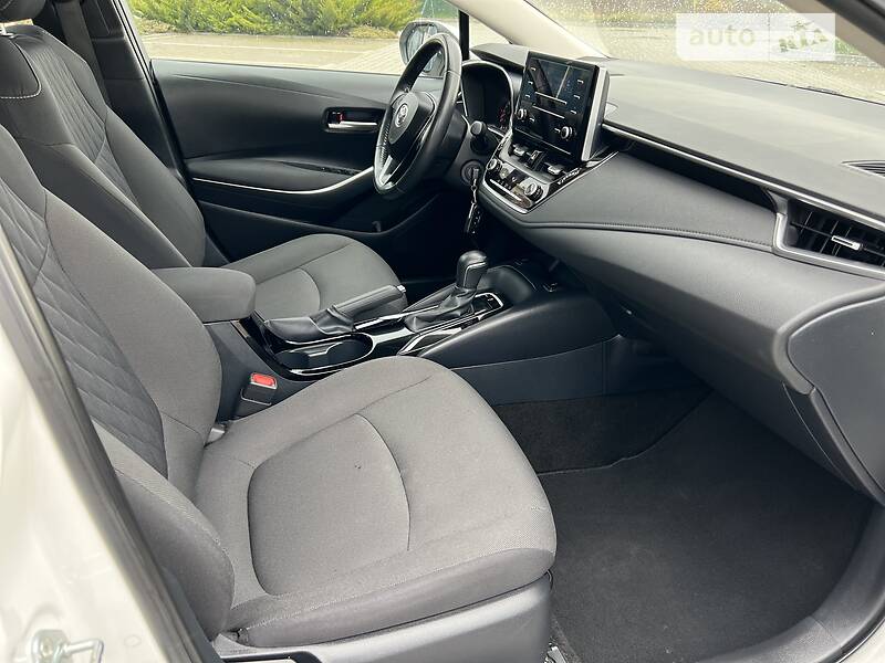 Седан Toyota Corolla 2019 в Киеве