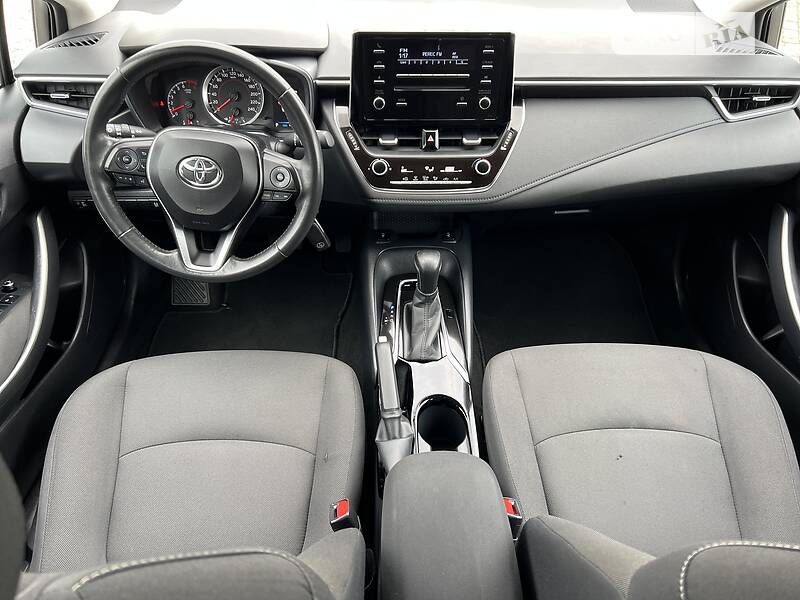 Седан Toyota Corolla 2019 в Киеве