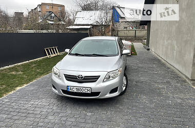 Седан Toyota Corolla 2009 в Нововолынске