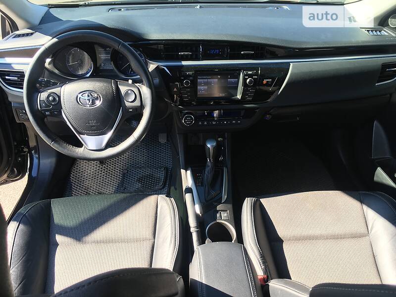Седан Toyota Corolla 2014 в Кам'янському