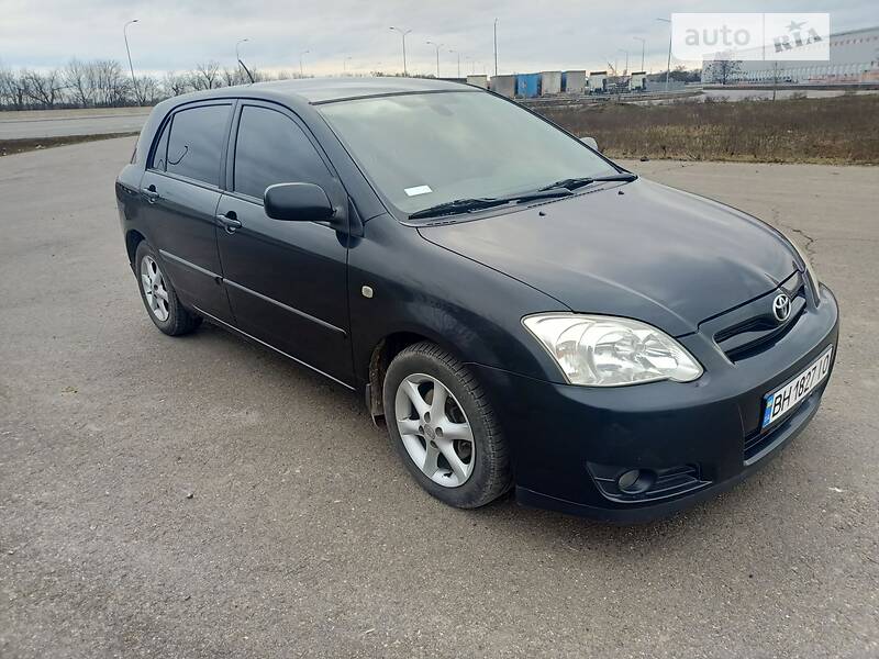 Хэтчбек Toyota Corolla 2004 в Одессе фото Хэтчбек Toyota Corolla 2004 в Одессе