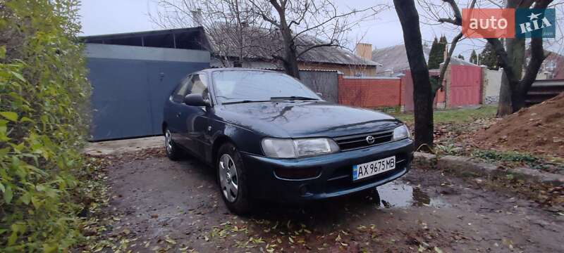 Хэтчбек Toyota Corolla 1994 в 