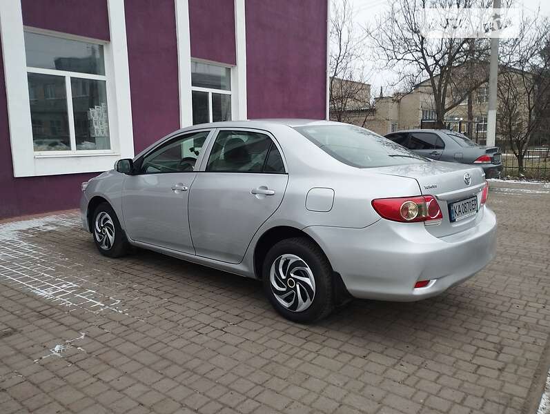 Седан Toyota Corolla 2010 в Любашевке