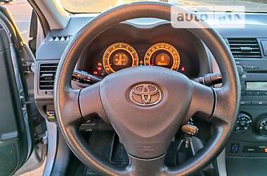 Седан Toyota Corolla 2007 в 