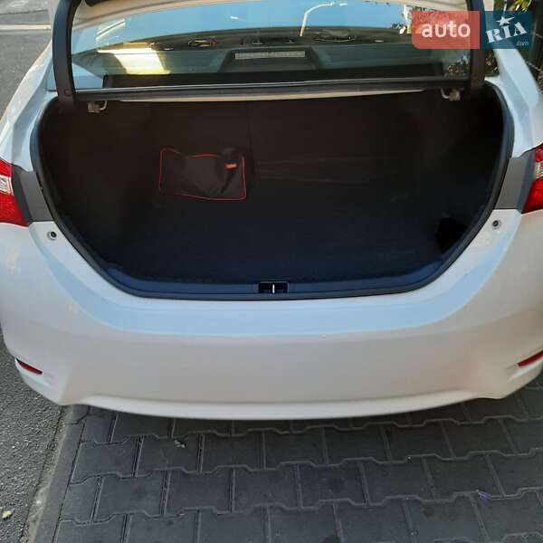 Седан Toyota Corolla 2015 в Одессе