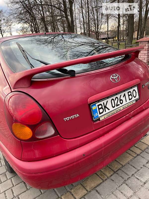 Хэтчбек Toyota Corolla 2000 в Владимирце