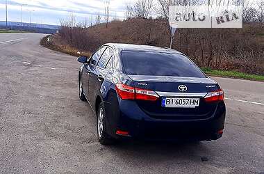 Седан Toyota Corolla 2013 в Харкові