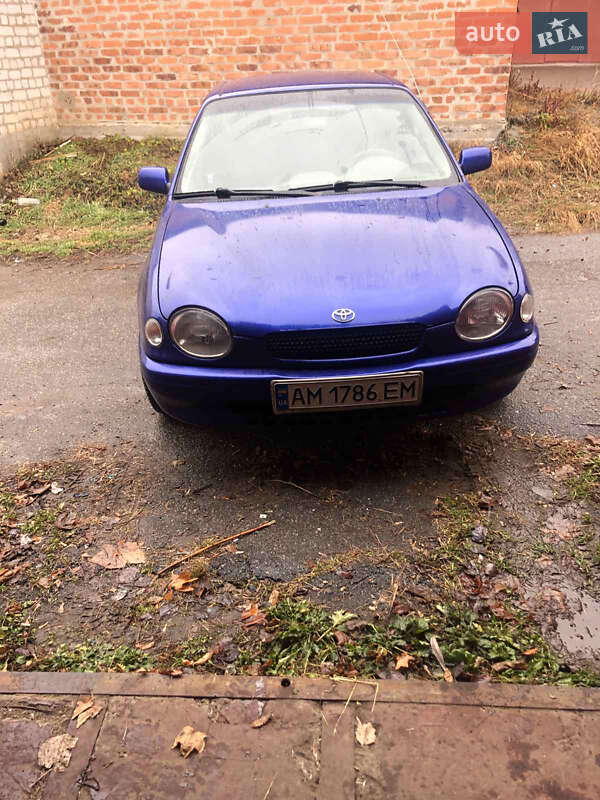 Седан Toyota Corolla 1998 в Житомирі