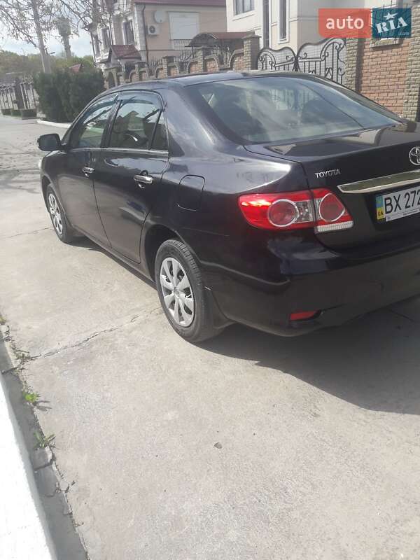 Седан Toyota Corolla 2010 в Кам'янець-Подільському