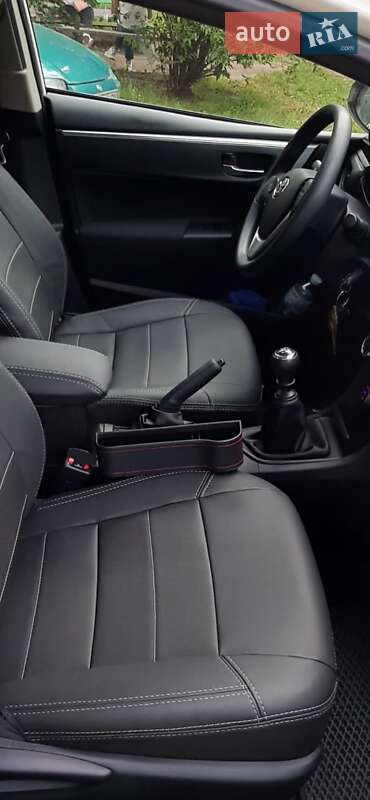 Седан Toyota Corolla 2015 в Одессе