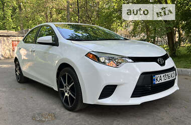 Седан Toyota Corolla 2015 в Ірпені