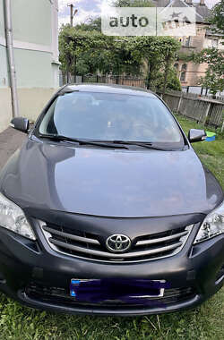 Седан Toyota Corolla 2012 в Черновцах