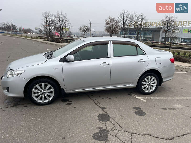 Седан Toyota Corolla 2007 в Кривом Роге