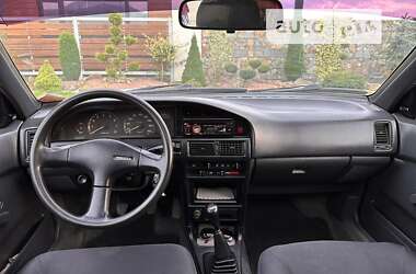 Хетчбек Toyota Corolla 1989 в 