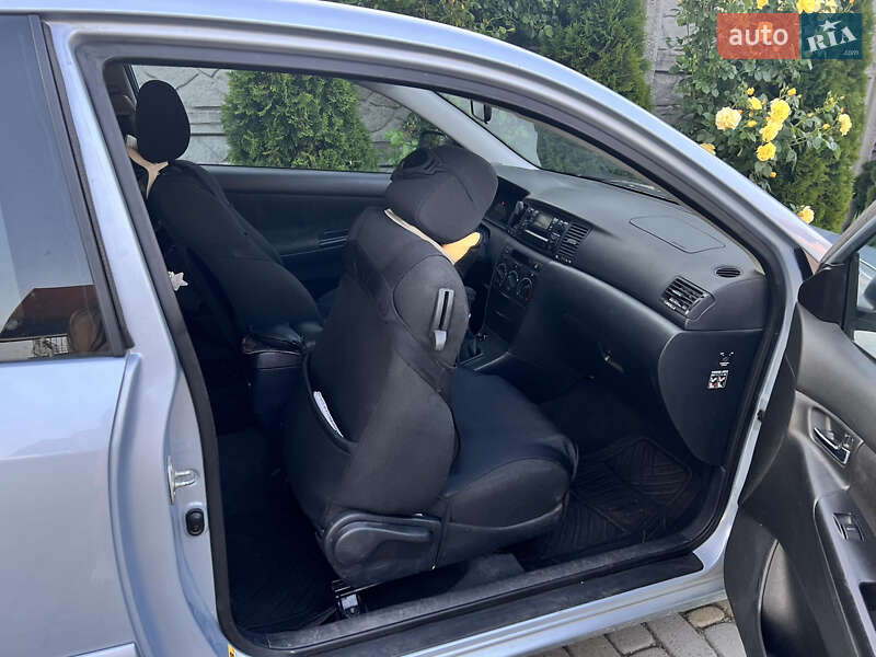 Седан Toyota Corolla 2005 в Житомире
