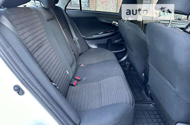Седан Toyota Corolla 2010 в 