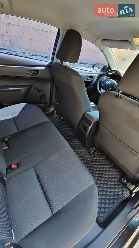 Седан Toyota Corolla 2016 в 