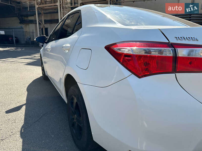 Седан Toyota Corolla 2013 в Кривом Роге