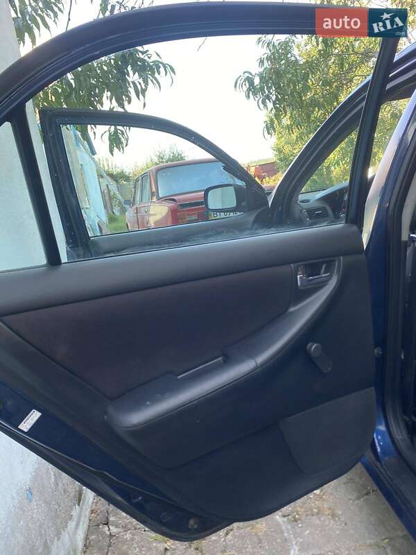 Седан Toyota Corolla 2005 в Полтаві