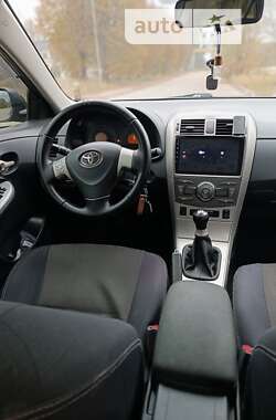 Седан Toyota Corolla 2008 в Шостке