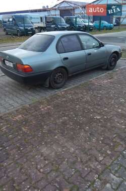 Седан Toyota Corolla 1993 в 