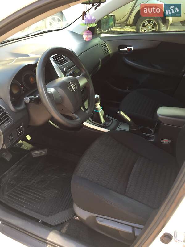 Седан Toyota Corolla 2010 в Одессе