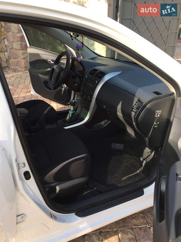 Седан Toyota Corolla 2010 в Одессе