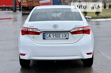 Седан Toyota Corolla 2014 в 