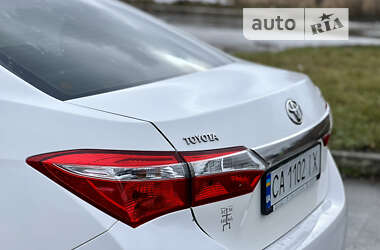 Седан Toyota Corolla 2014 в 